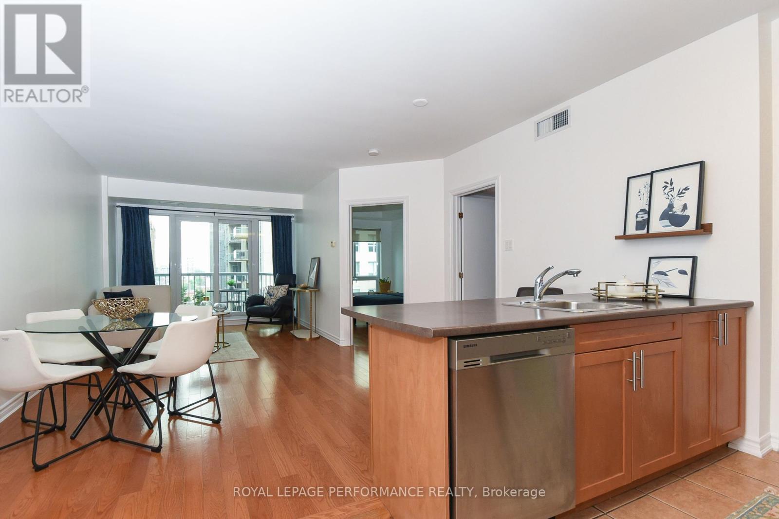 1107 - 234 Rideau Street, Ottawa, Ontario  K1N 0A9 - Photo 5 - X12317079
