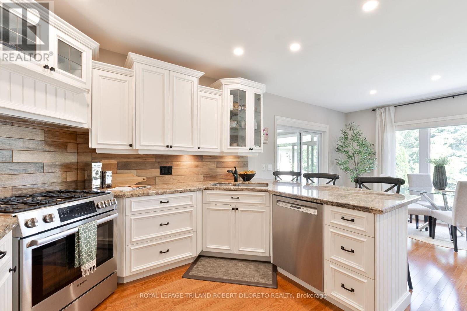 477 Sundance Place, London North, Ontario  N6G 5J9 - Photo 16 - X12317044
