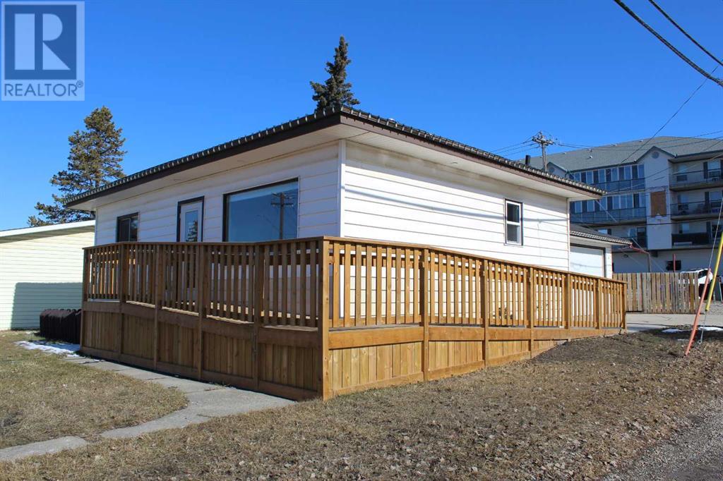 4517 55 Ave, Olds, Alberta  T4H 1B9 - Photo 3 - A2224794