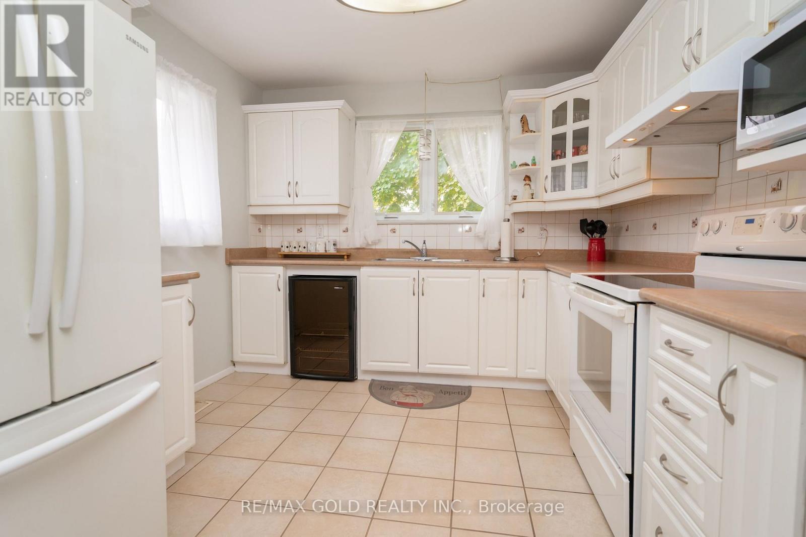 16 Drury Crescent, Brampton, Ontario  L6T 1L2 - Photo 15 - W12316966