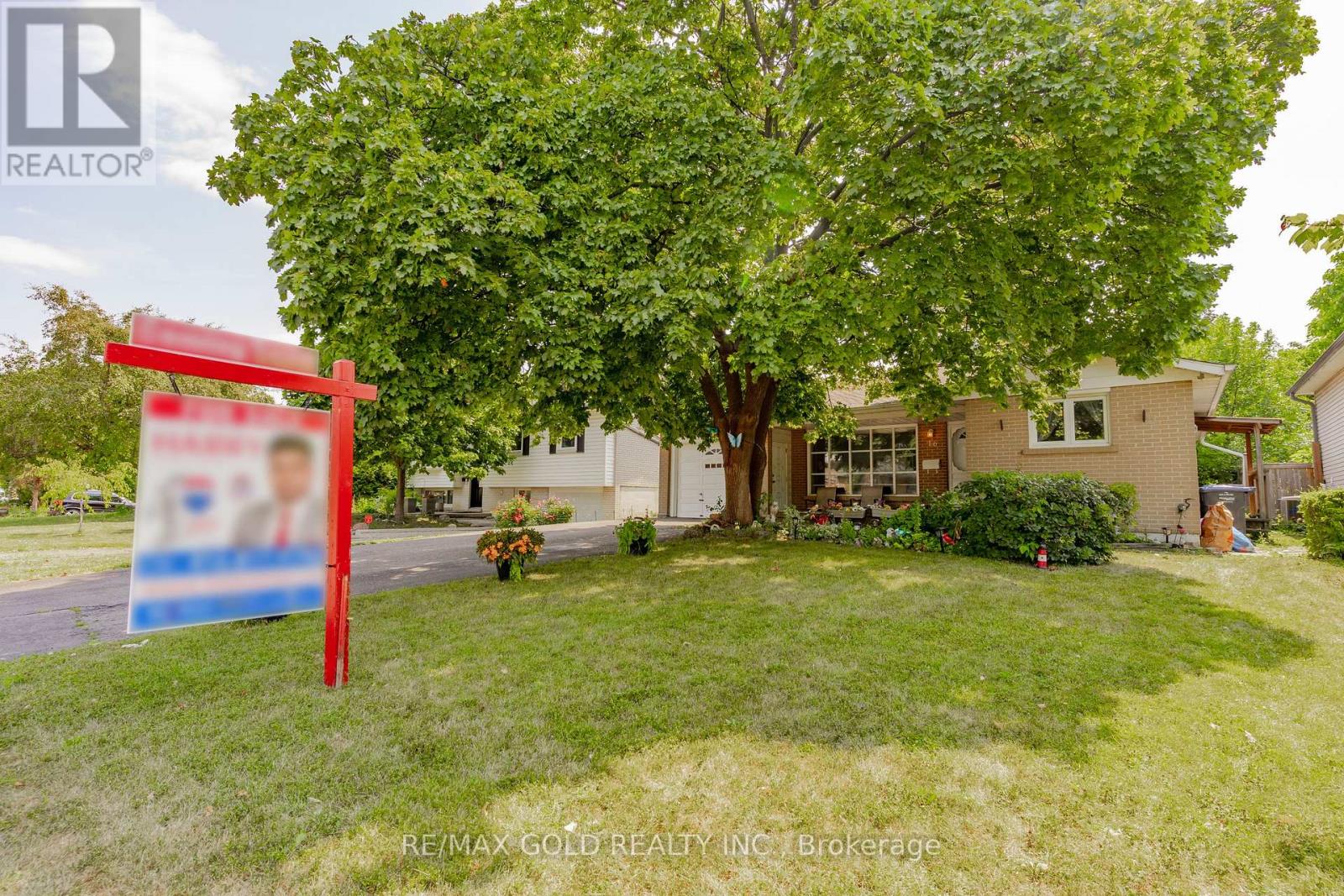 Property at 16 DRURY CRESCENT image 4