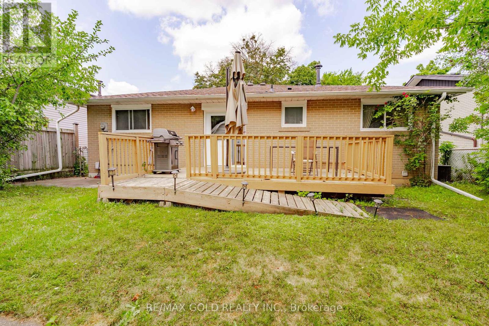16 Drury Crescent, Brampton, Ontario  L6T 1L2 - Photo 41 - W12316966