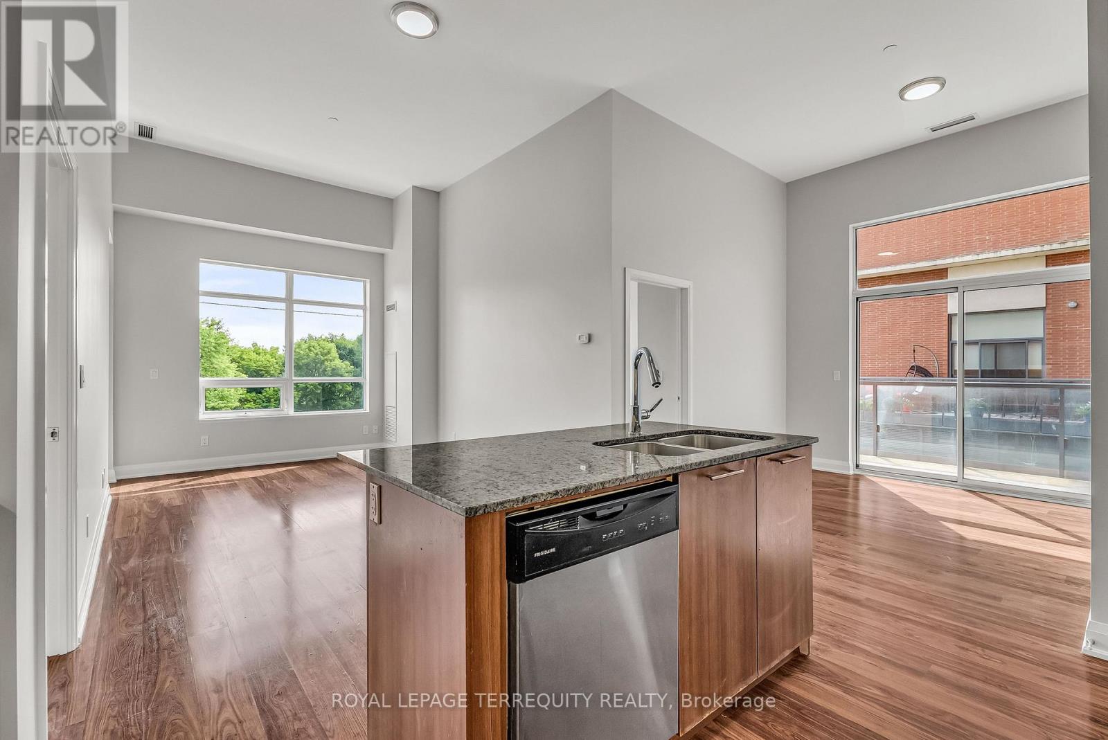 212 - 25 Fontenay Court, Toronto, Ontario  M9A 0C4 - Photo 11 - W12316980