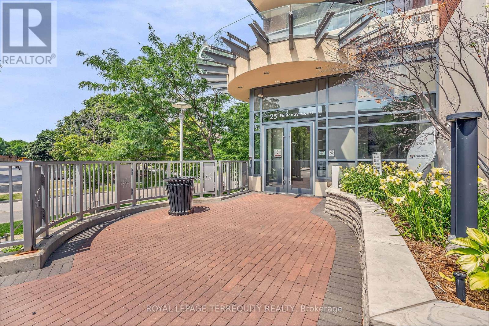 Property at 212 - 25 FONTENAY COURT image 2