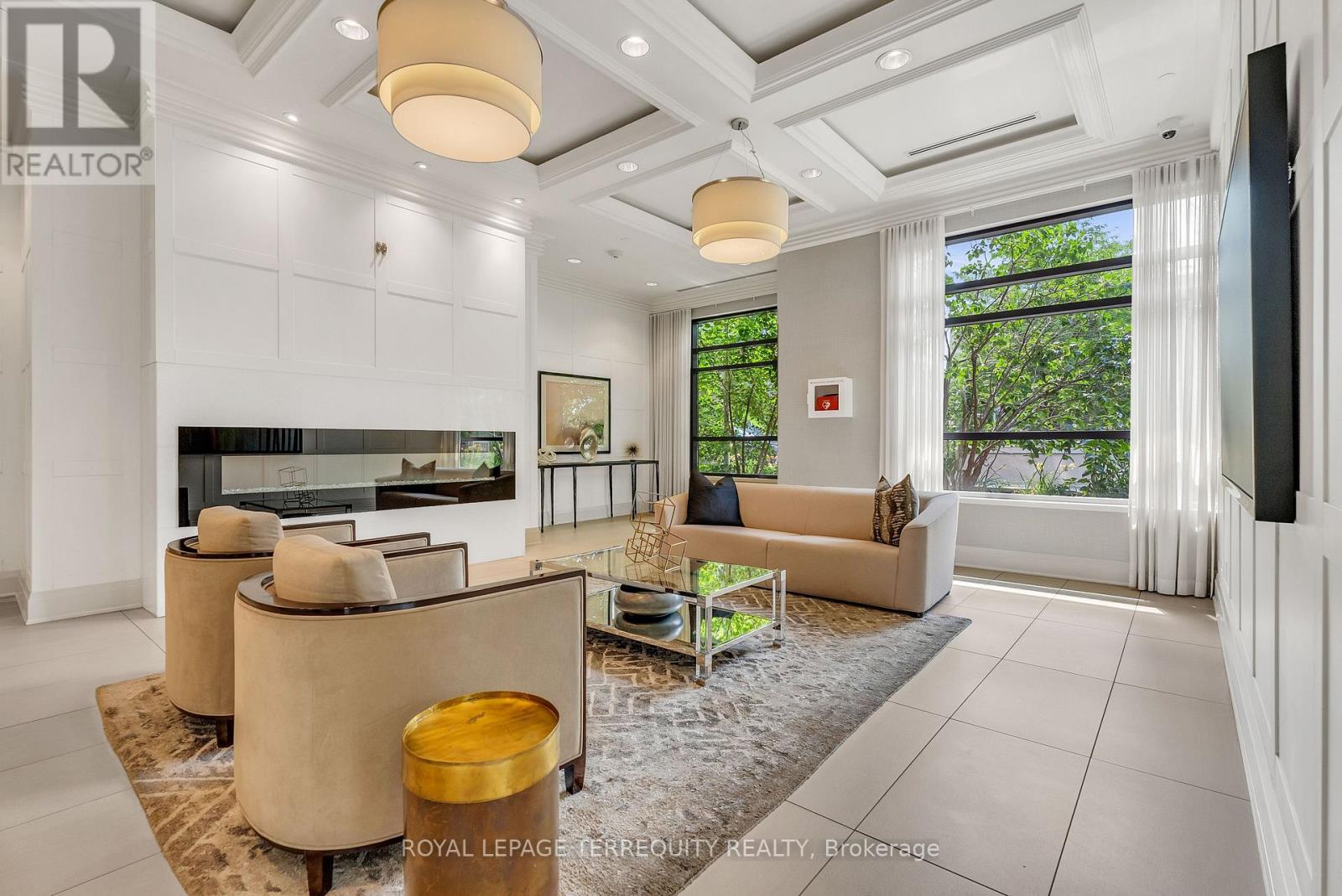 Property at 212 - 25 FONTENAY COURT image 3