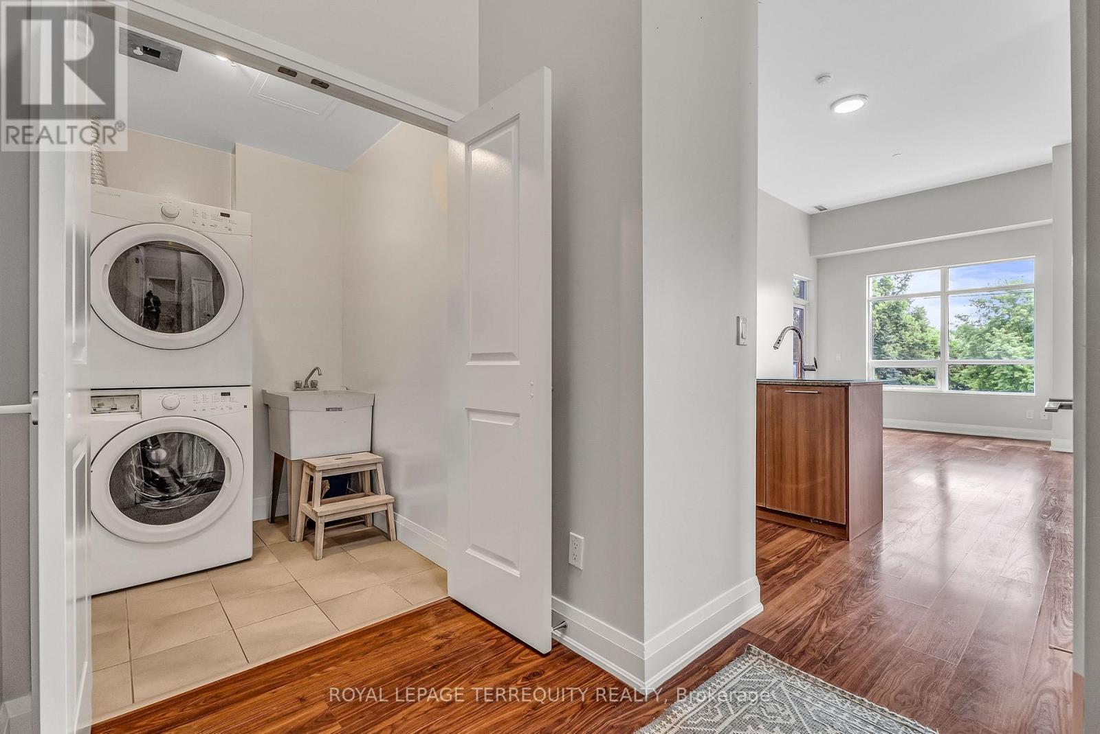 212 - 25 Fontenay Court, Toronto, Ontario  M9A 0C4 - Photo 6 - W12316980