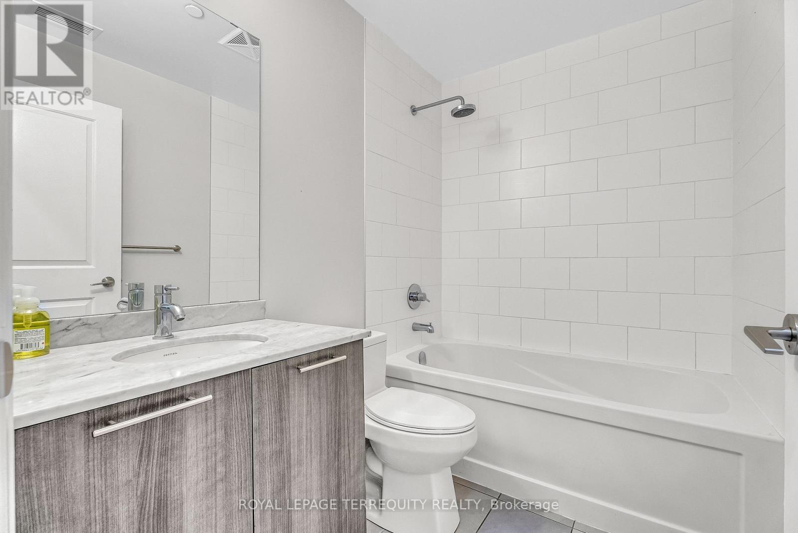 212 - 25 Fontenay Court, Toronto, Ontario  M9A 0C4 - Photo 7 - W12316980