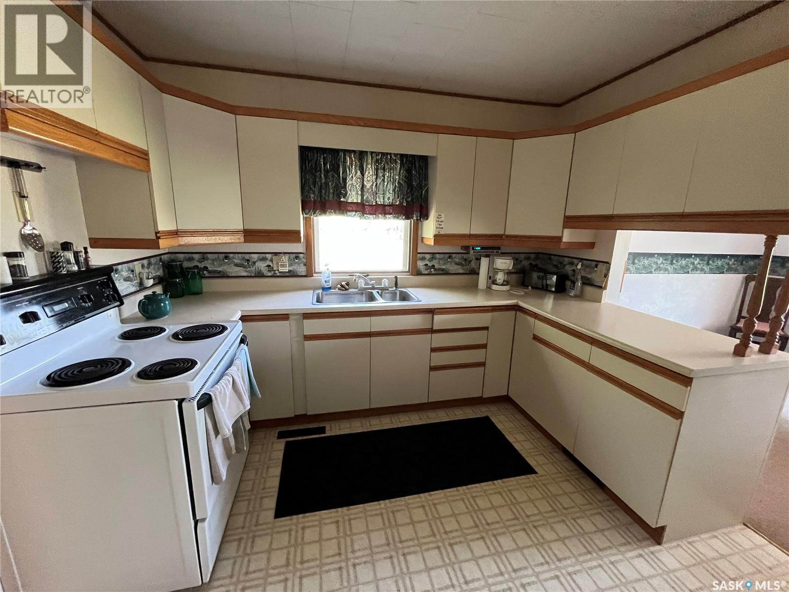 1000 Railway Avenue W, Foam Lake, Saskatchewan  S0A 1A0 - Photo 37 - SK010878