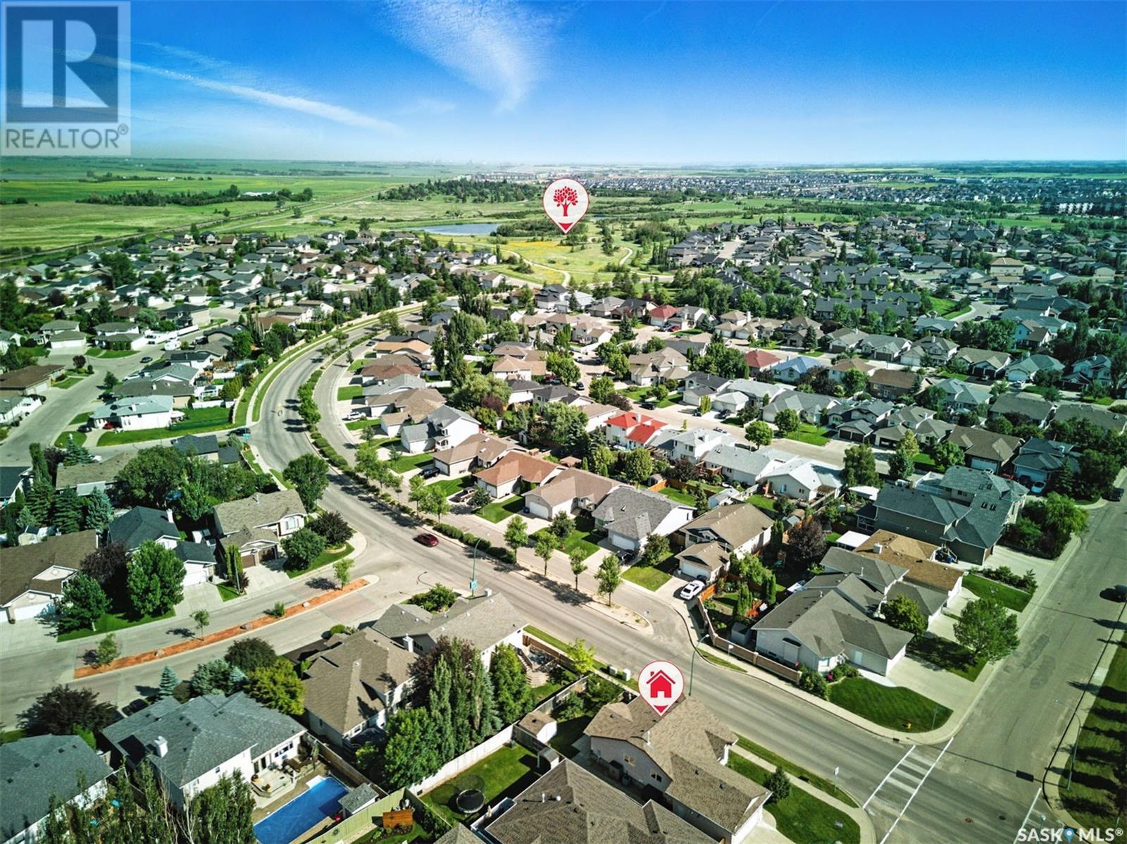 Property at 102 Bayfield CRESCENT image 3