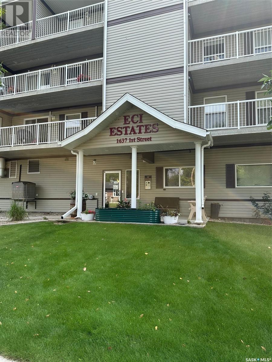 305 1637 1st Street, Estevan, Saskatchewan  S4A 2X4 - Photo 1 - SK014223