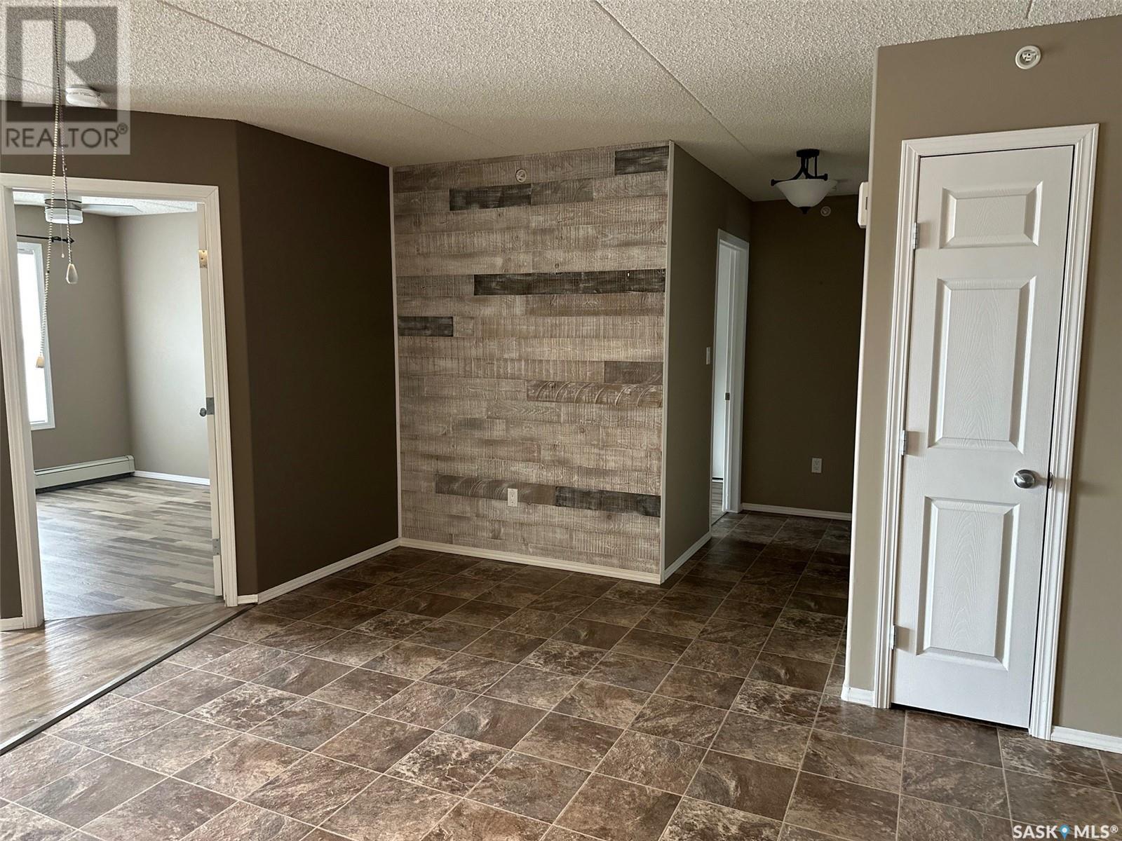 305 1637 1st Street, Estevan, Saskatchewan  S4A 2X4 - Photo 6 - SK014223