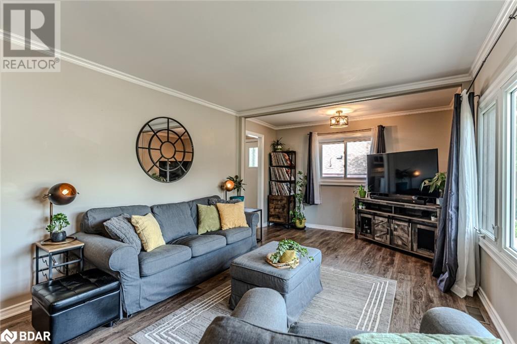 Property at 730 QUEBEC Street image 2