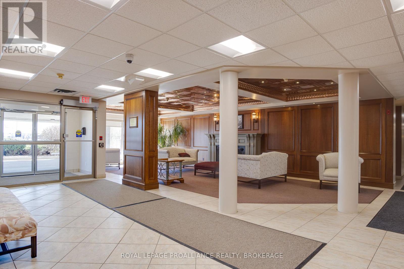 205 - 350 Wellington Street, Kingston, Ontario  K7K 7J7 - Photo 3 - X12317092