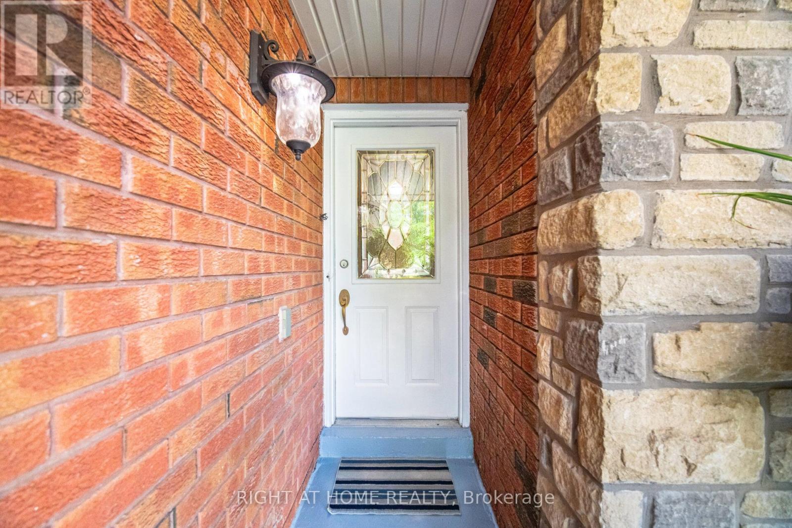 Property at 325 HARROWSMITH DRIVE image 4