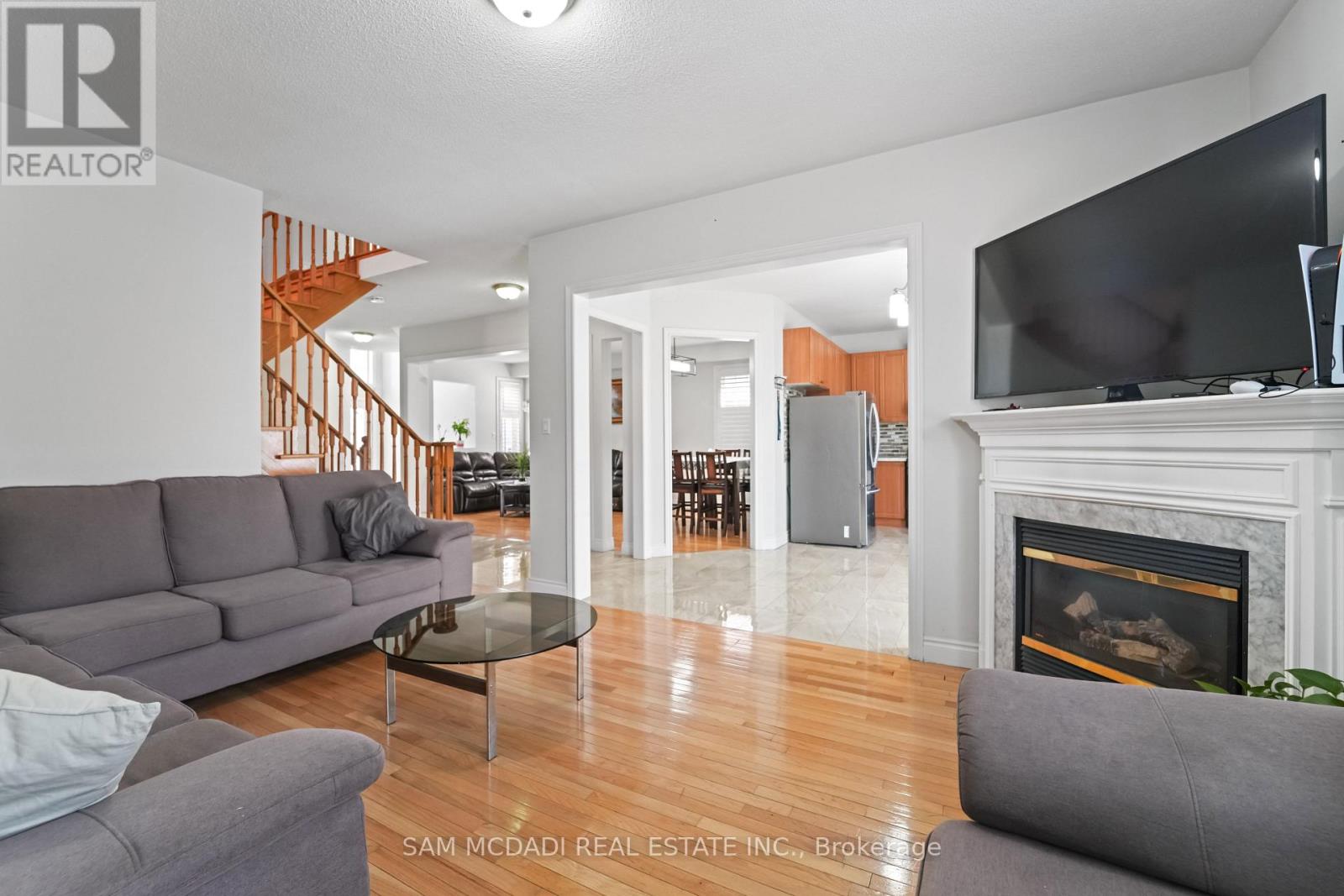 2530 Nichols Drive, Oakville, Ontario  L6H 7L3 - Photo 11 - W12317081