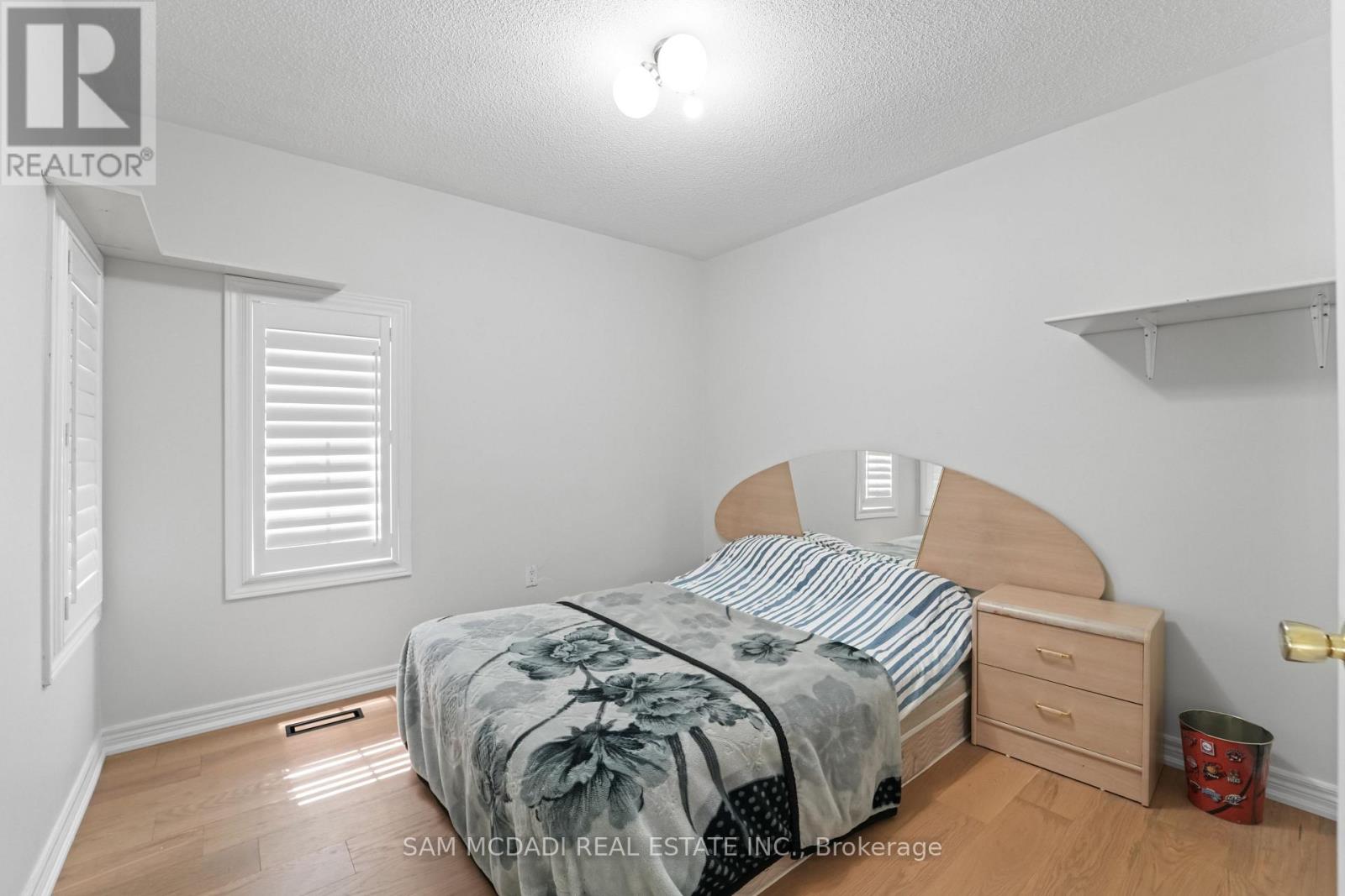 2530 Nichols Drive, Oakville, Ontario  L6H 7L3 - Photo 31 - W12317081