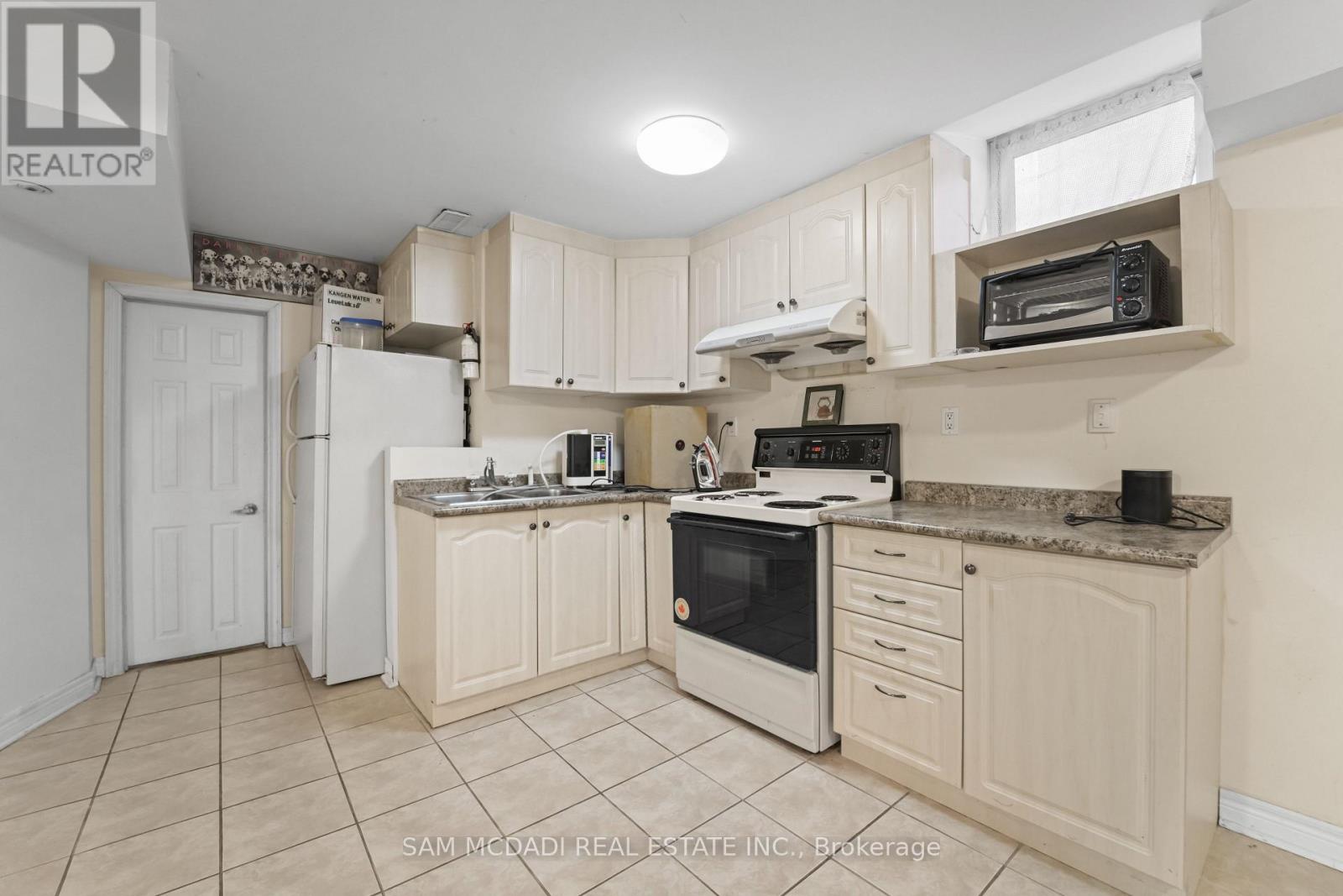 2530 Nichols Drive, Oakville, Ontario  L6H 7L3 - Photo 36 - W12317081
