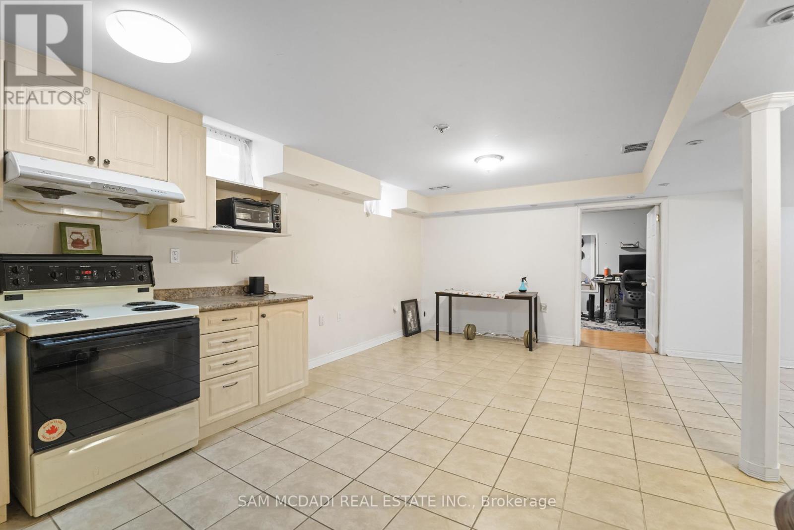 2530 Nichols Drive, Oakville, Ontario  L6H 7L3 - Photo 37 - W12317081