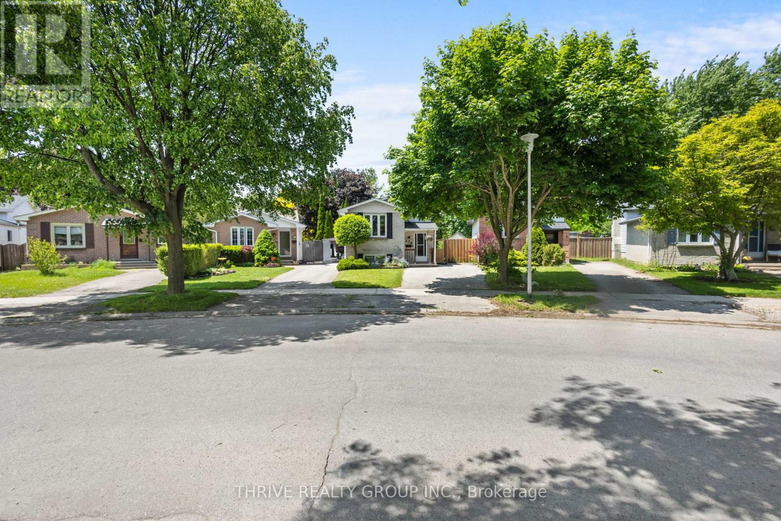 Property at 170 OLYMPIC CRESCENT image 3