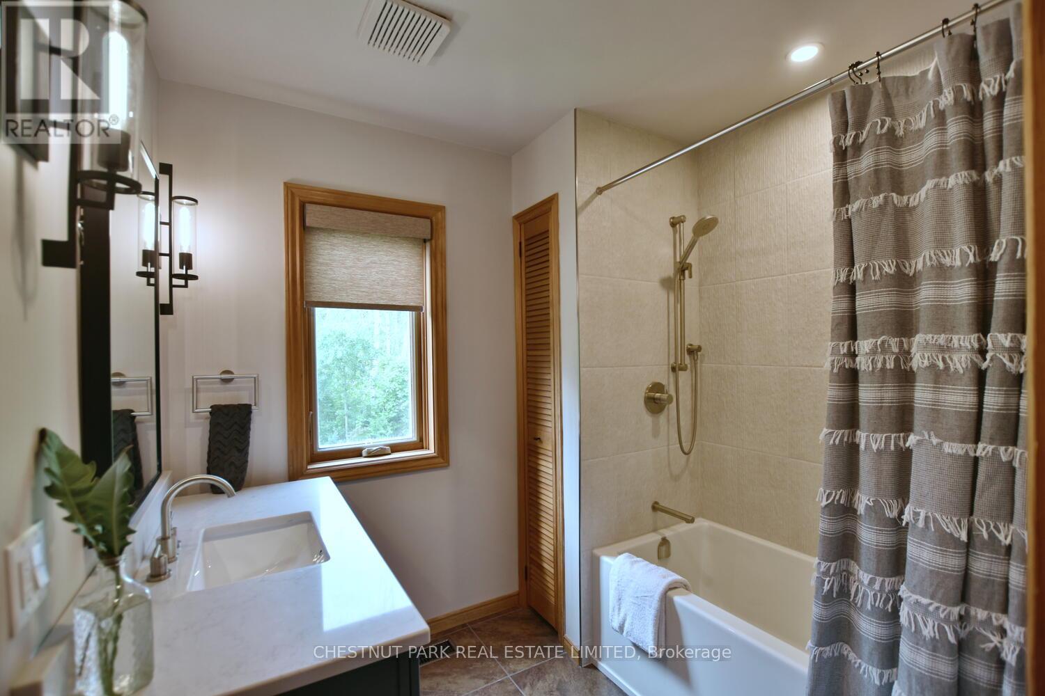 9 - 116 Hidden Lake Road, Blue Mountains, Ontario  L9Y 0T6 - Photo 25 - X12317063