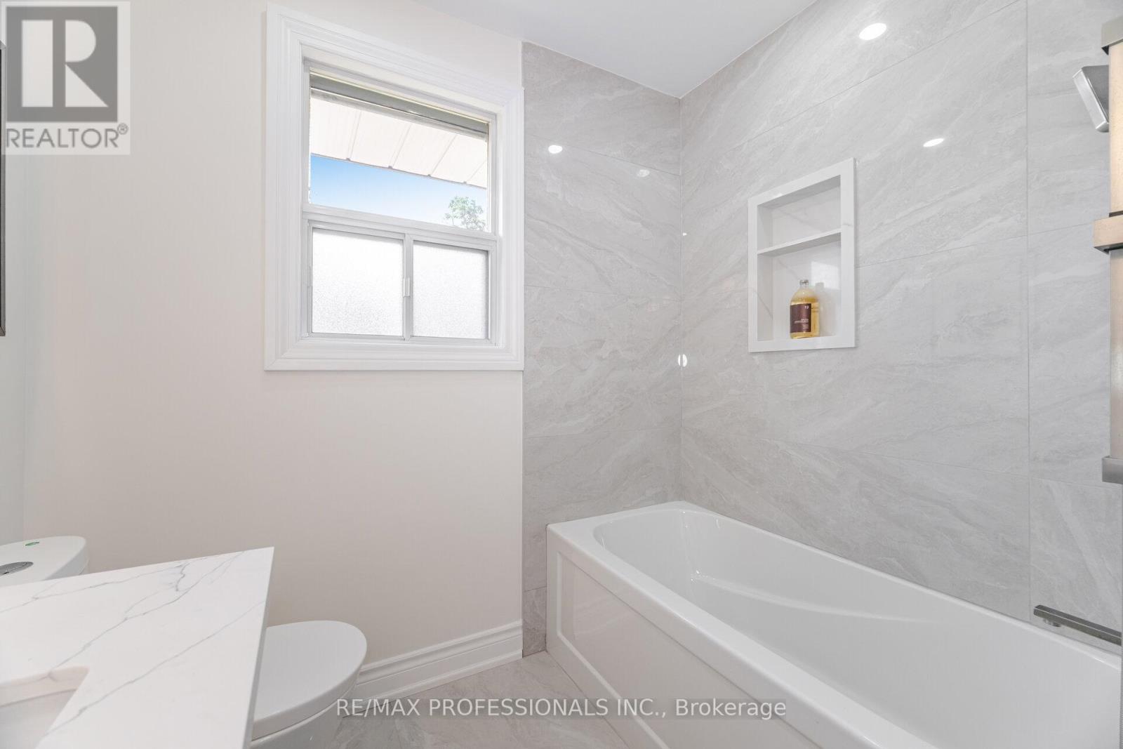 718 Royal York Road, Toronto, Ontario  M8Y 2T5 - Photo 31 - W12314896