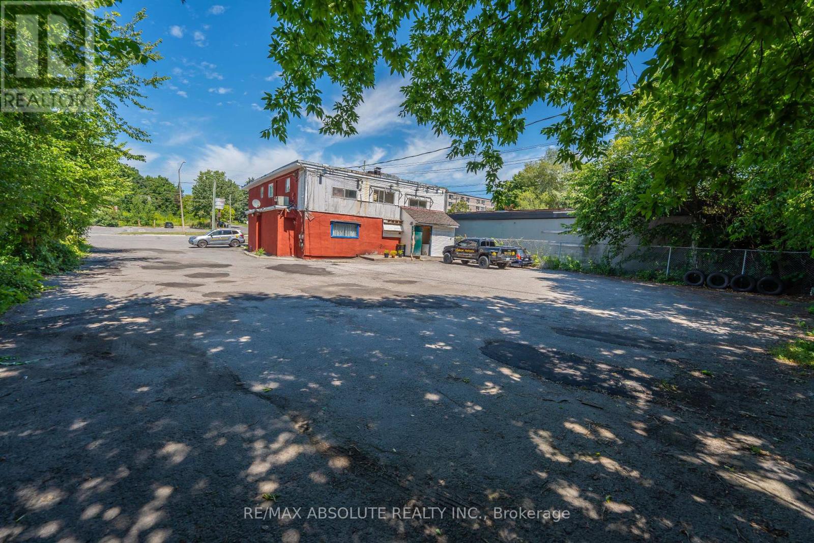 1690 Montreal Road, Ottawa, Ontario  K1J 6N5 - Photo 13 - X12308253