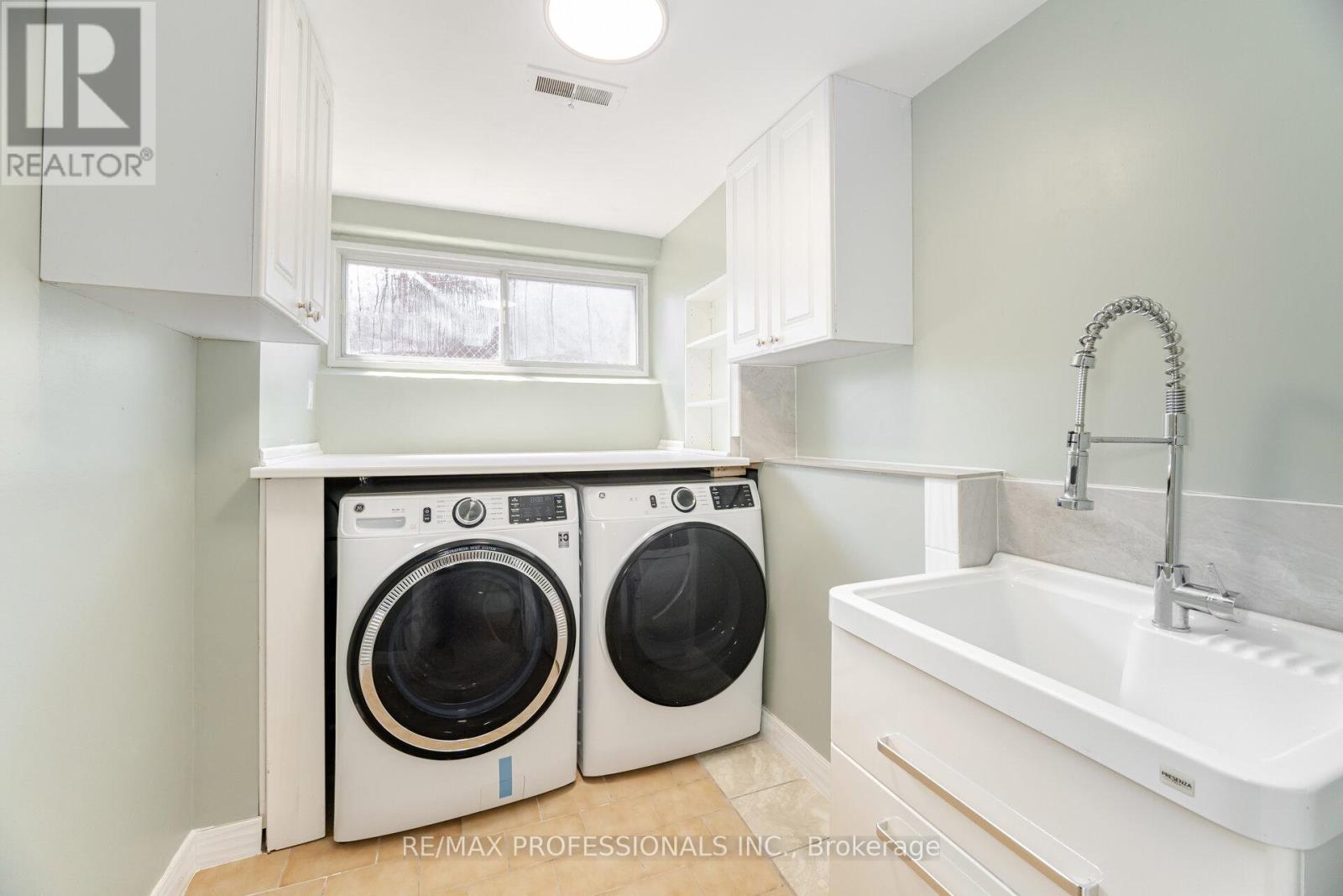718 Royal York Road, Toronto, Ontario  M8Y 2T5 - Photo 45 - W12314896