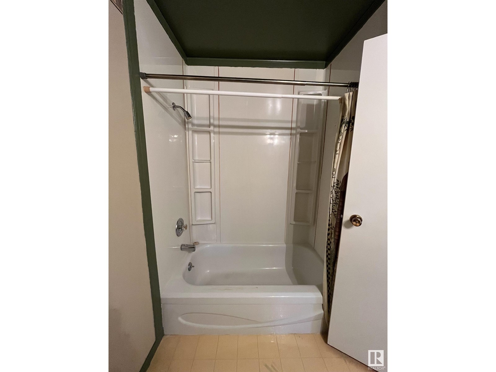 4818 50 St, Barrhead, Alberta  T7N 1G4 - Photo 13 - E4449101