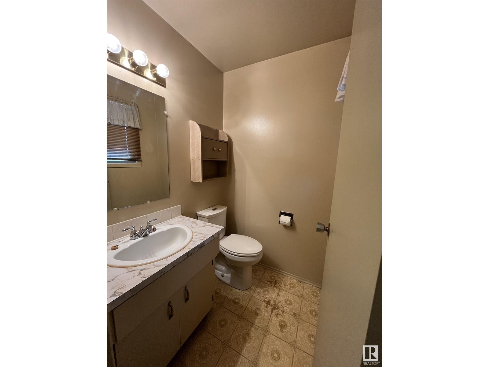 4818 50 St, Barrhead, Alberta  T7N 1G4 - Photo 17 - E4449101