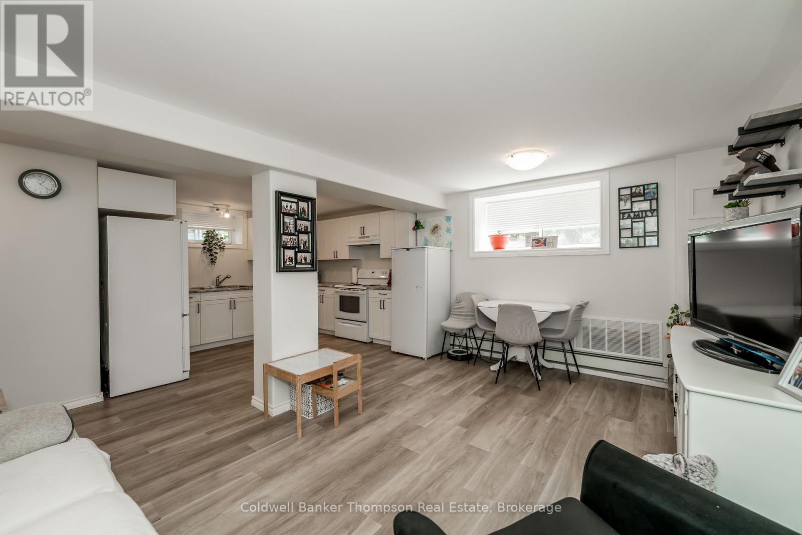 38 Susan Street W, Huntsville, Ontario  P1H 1X2 - Photo 26 - X12317184
