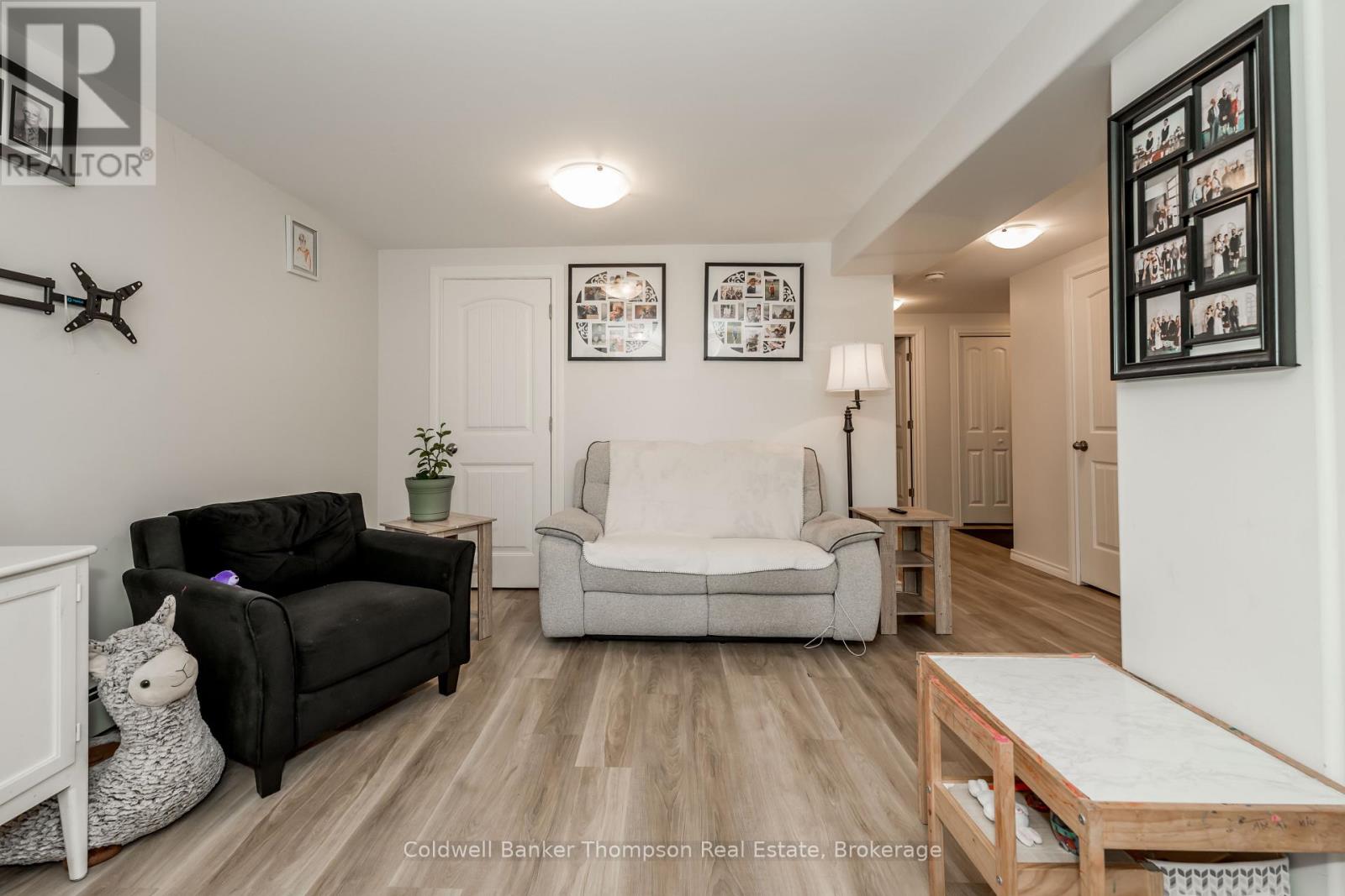 38 Susan Street W, Huntsville, Ontario  P1H 1X2 - Photo 31 - X12317184