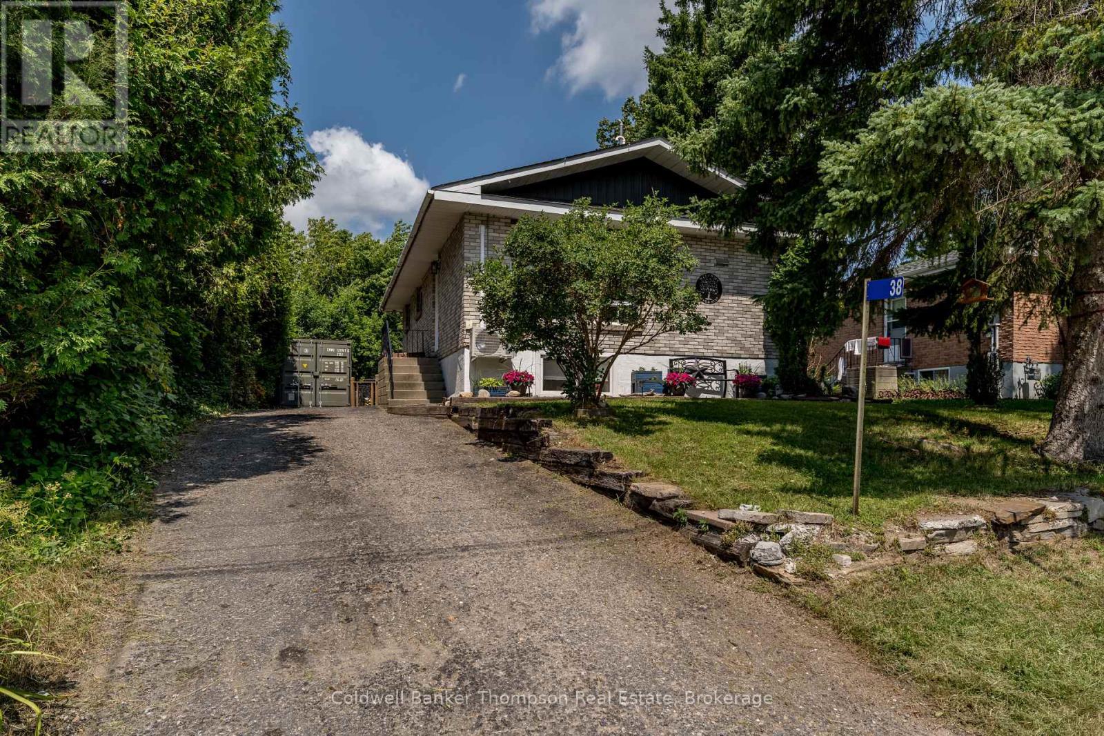 38 Susan Street W, Huntsville, Ontario  P1H 1X2 - Photo 50 - X12317184