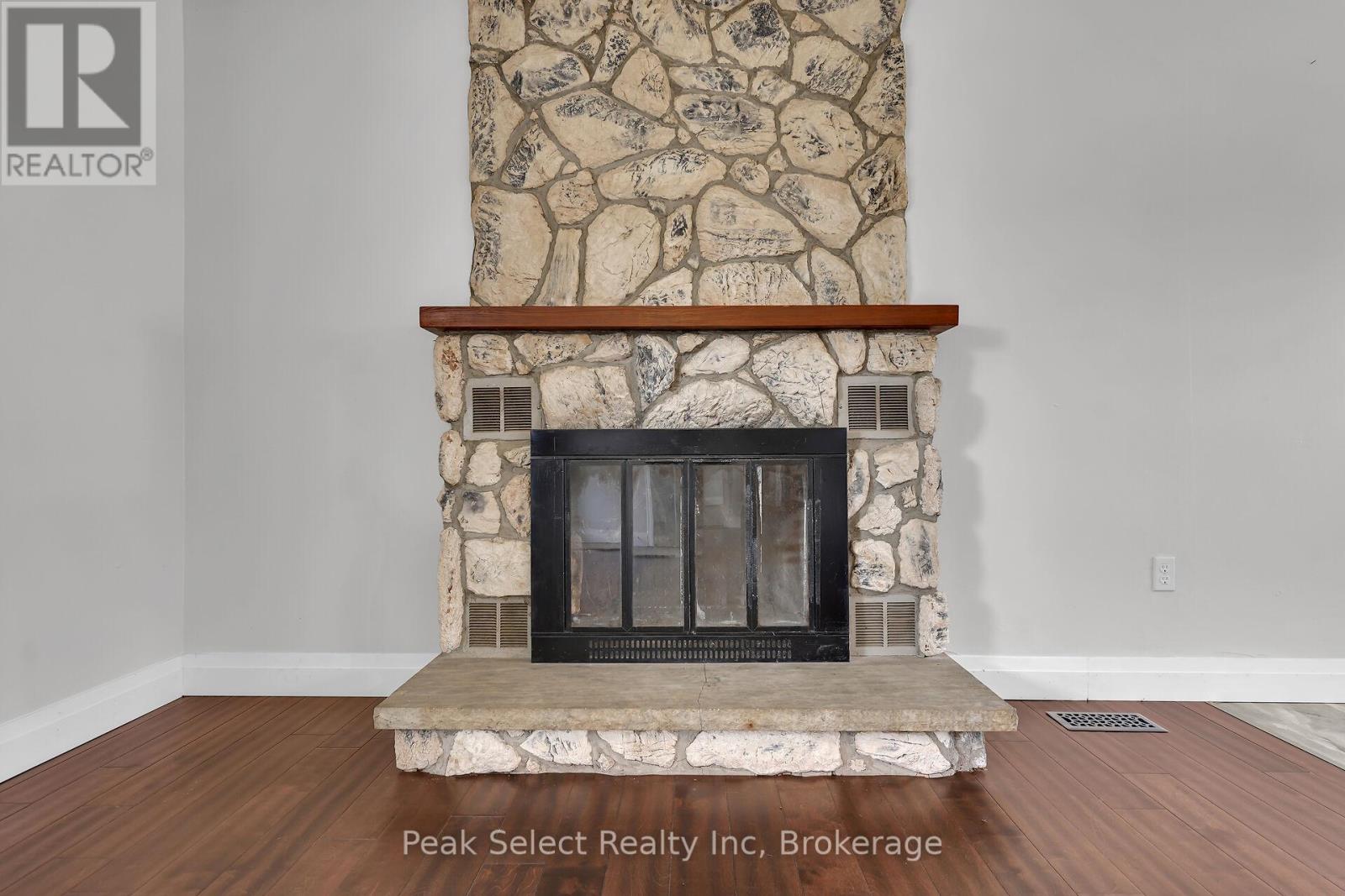 20328 Fairview Road, Thames Centre, Ontario  N0M 2P0 - Photo 11 - X12317219