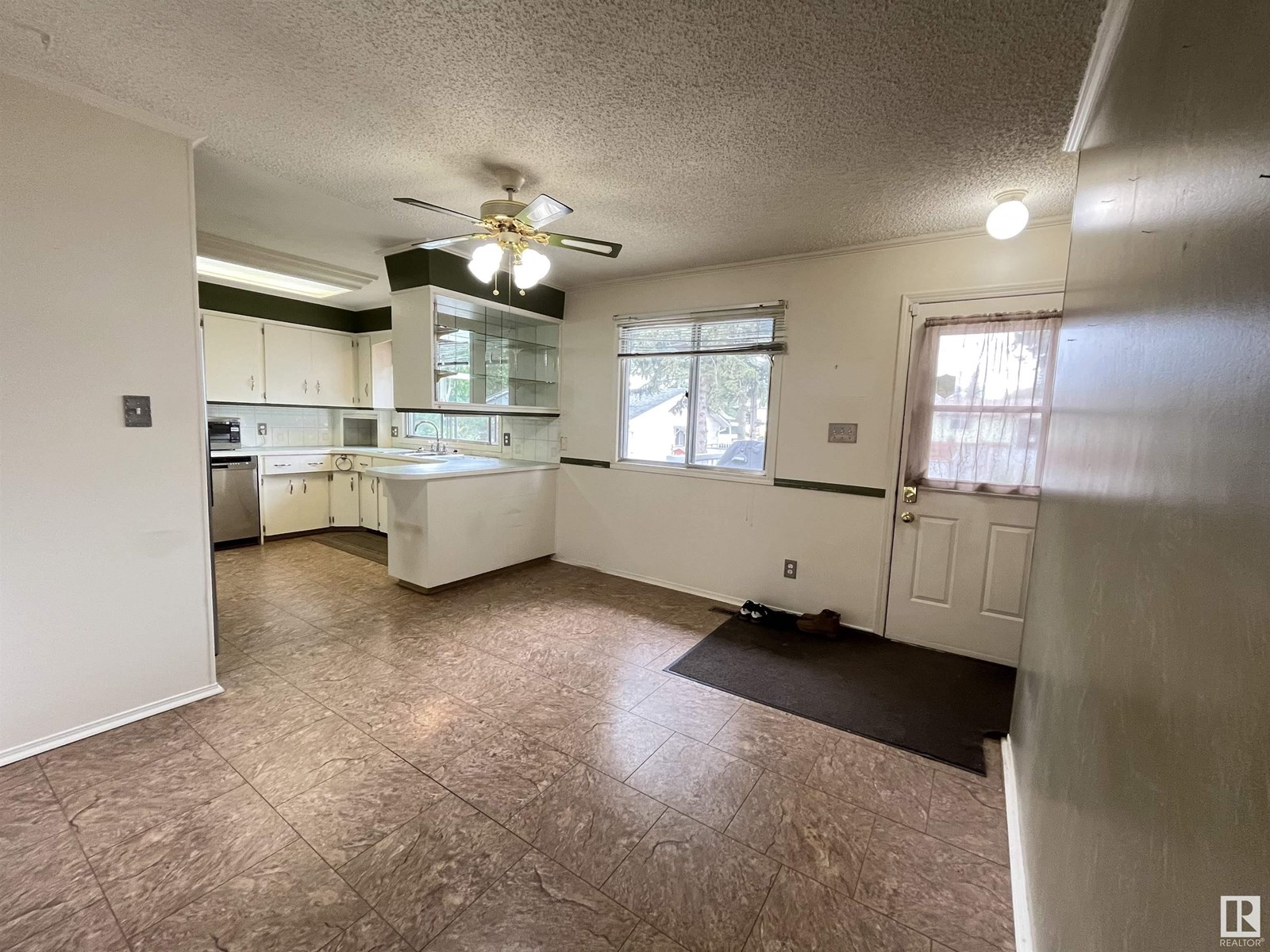 4818 50 St, Barrhead, Alberta  T7N 1G4 - Photo 23 - E4449101