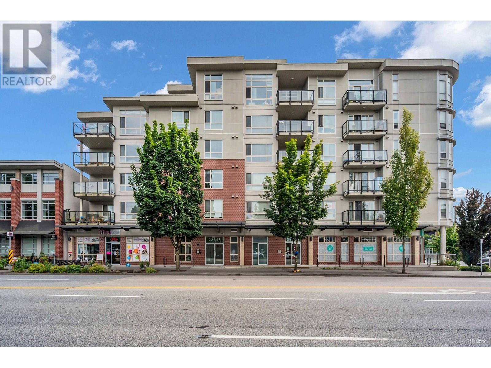 301 22318 LOUGHEED HIGHWAY, Maple Ridge, British Columbia