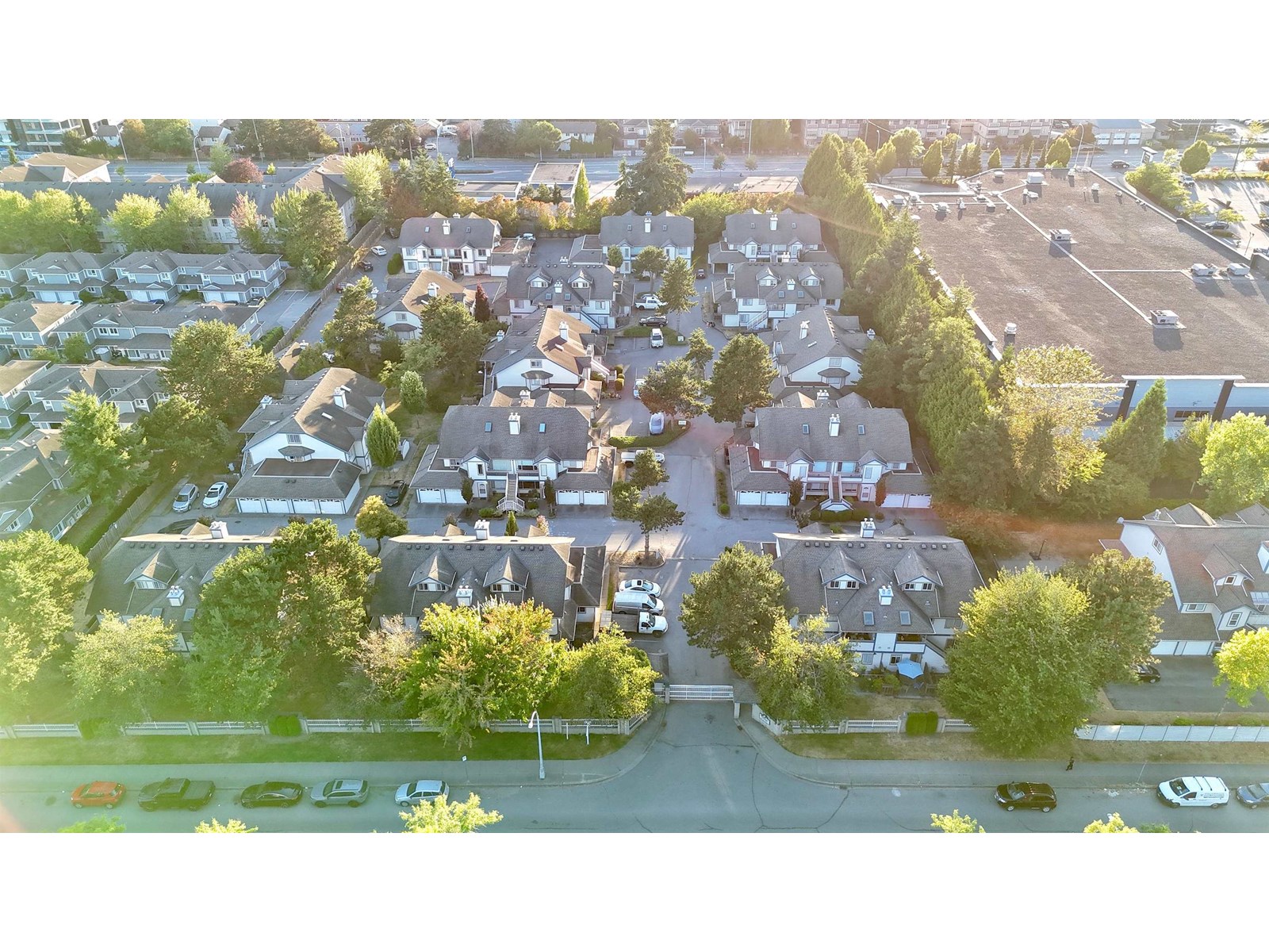 113 7837 120a Street, Surrey, British Columbia  V3W 0W9 - Photo 2 - R3031022
