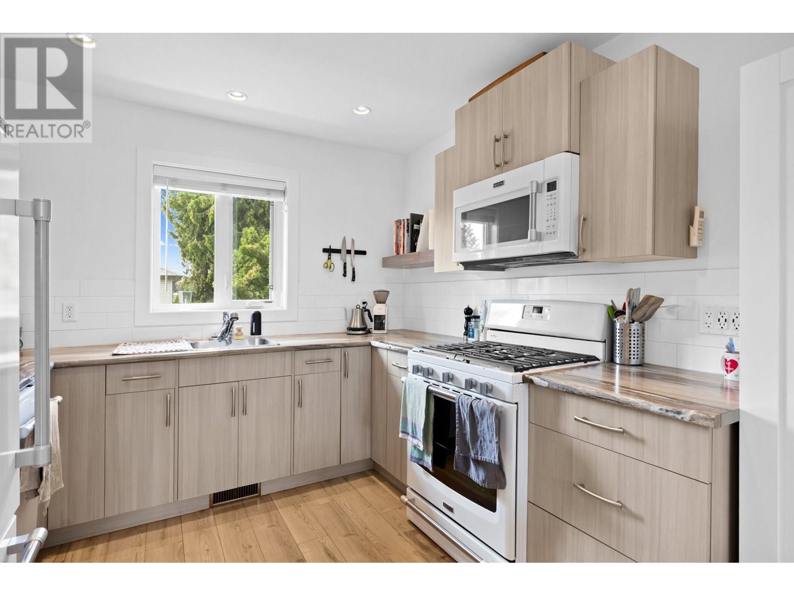 935 Laurier Avenue, Kelowna, British Columbia  V1Y 6A9 - Photo 74 - 10357584