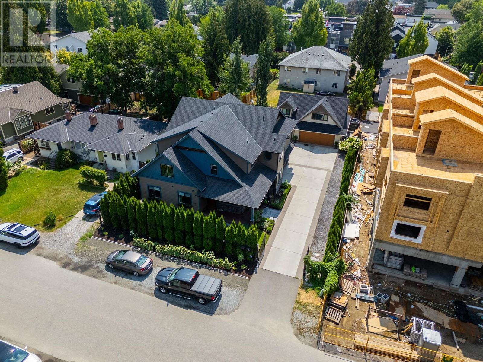 935 Laurier Avenue, Kelowna, British Columbia  V1Y 6A9 - Photo 2 - 10357584