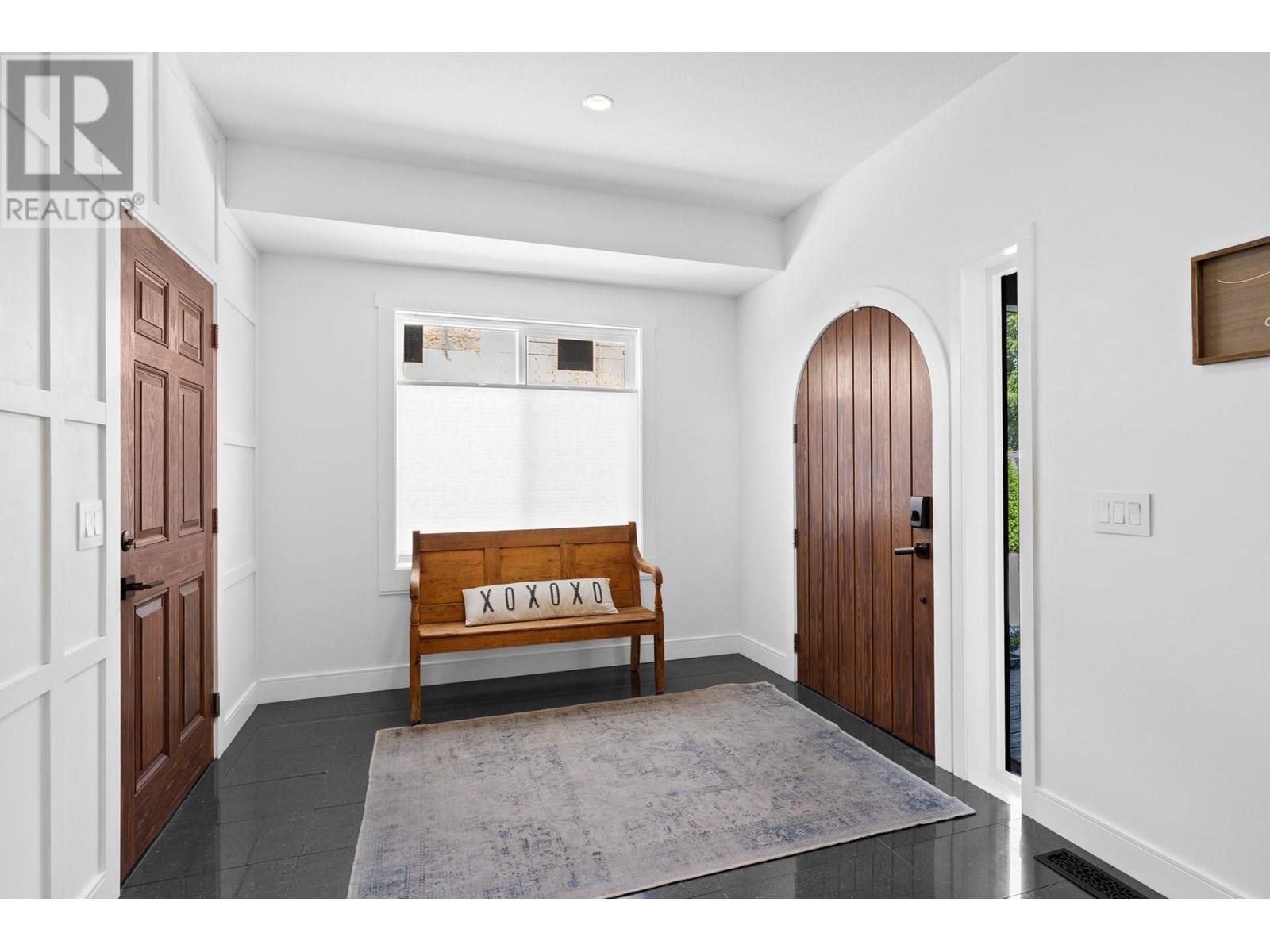 935 Laurier Avenue, Kelowna, British Columbia  V1Y 6A9 - Photo 5 - 10357584