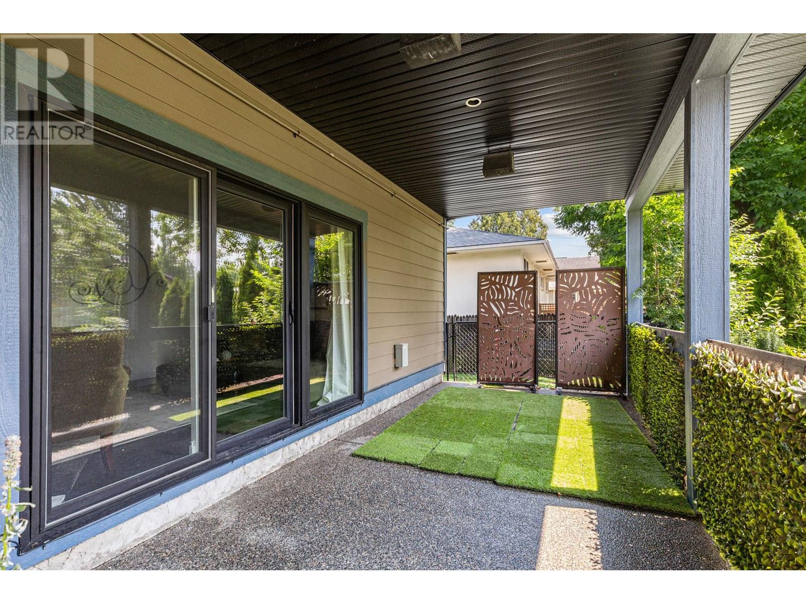 Property at 935 Laurier Avenue image 5