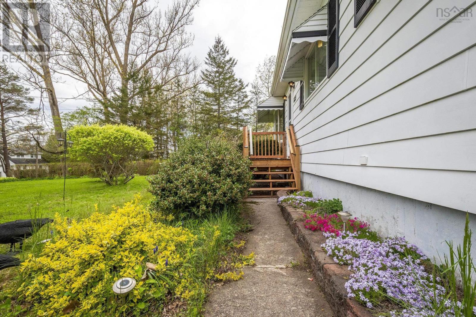 683 Main Street, Lawrencetown, Nova Scotia  B0S 1M0 - Photo 13 - 202510880