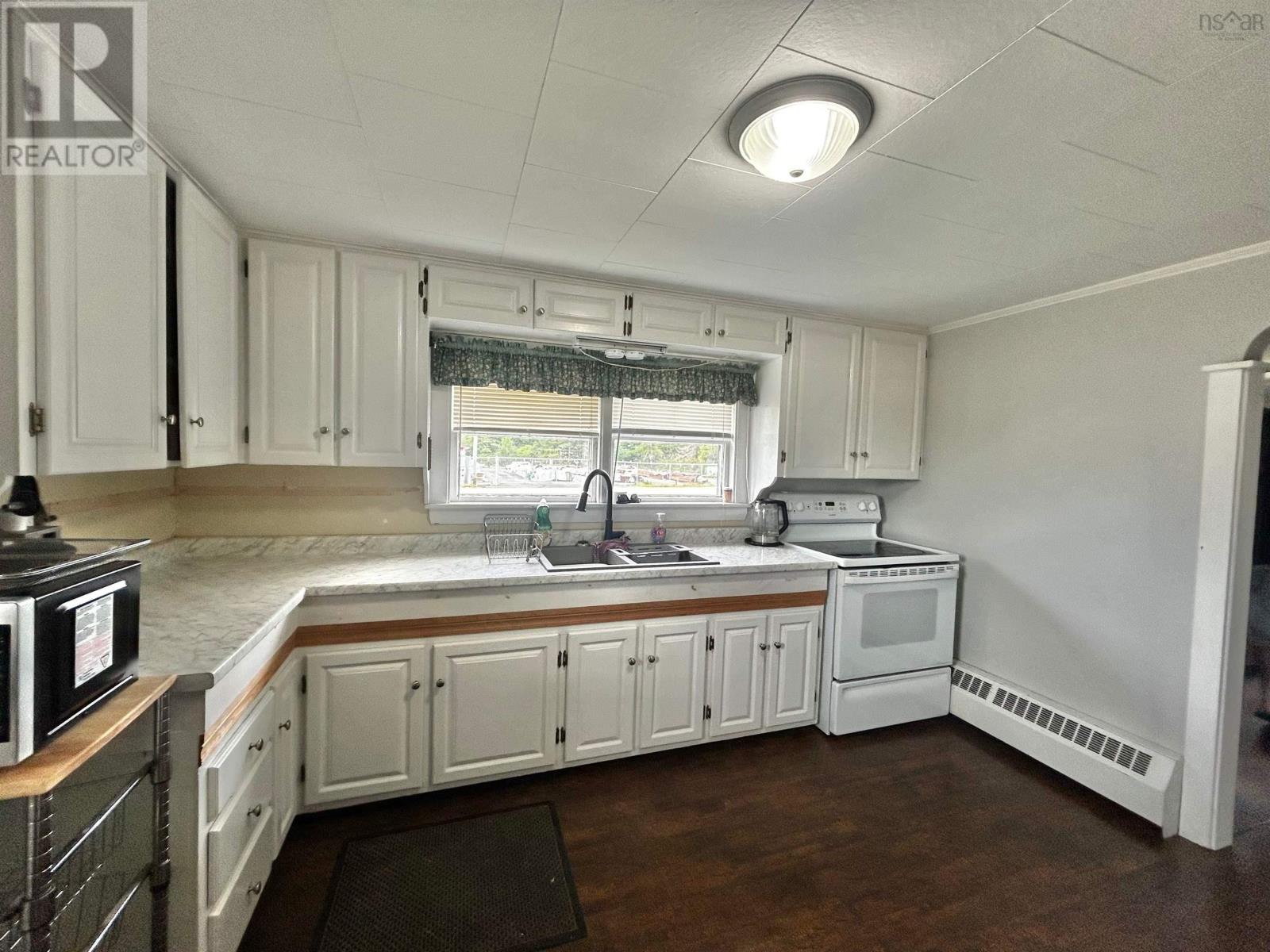 42 Abbotts Harbour Road, Middle West Pubnico, Nova Scotia  B0W 3S0 - Photo 2 - 202517020