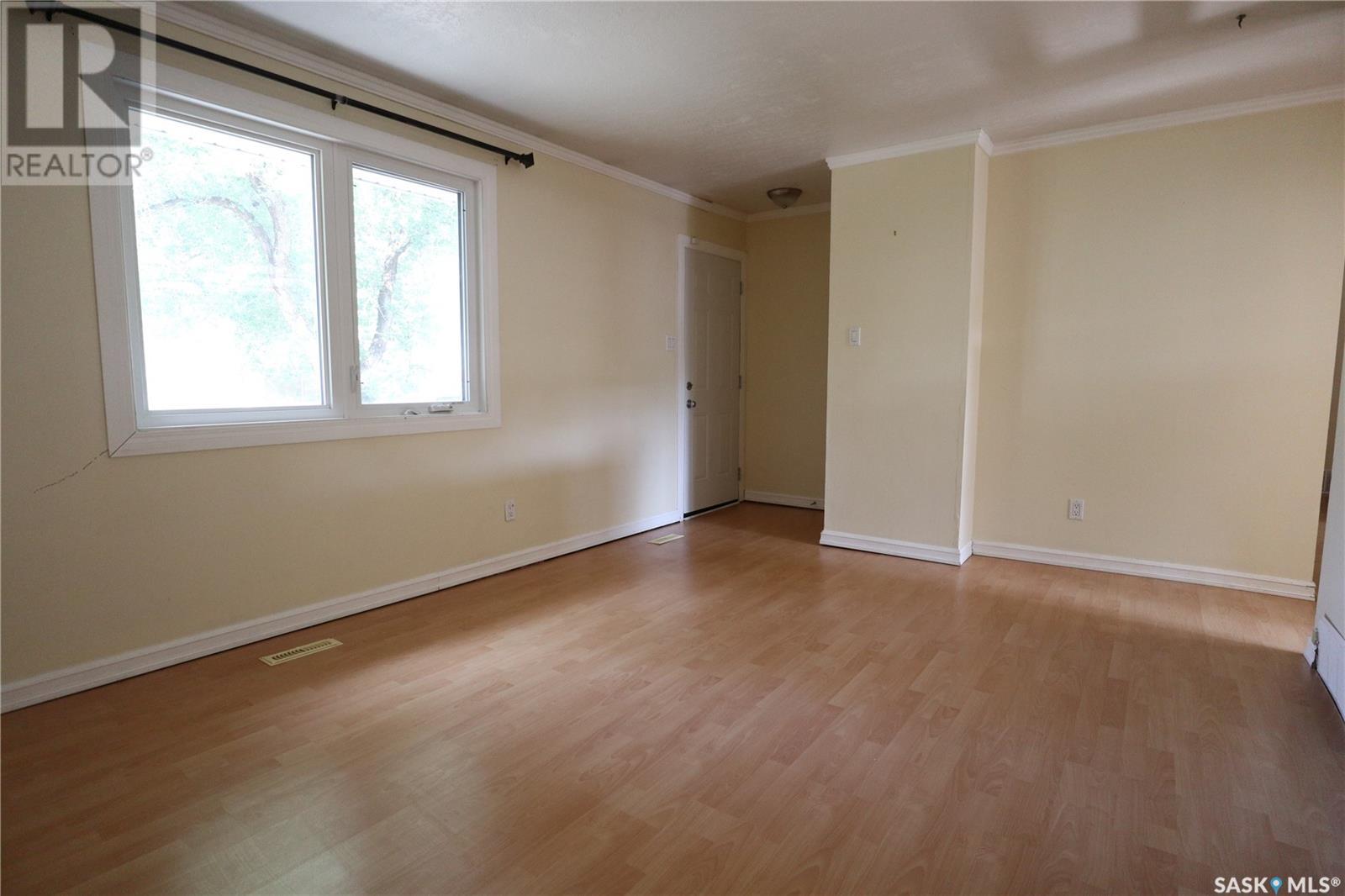 Property at 23 Osborne CRESCENT image 3