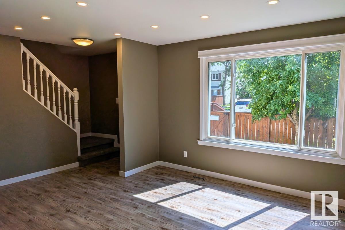 245 Primrose Gd Nw, Edmonton, Alberta  T5T 0R1 - Photo 6 - E4450496