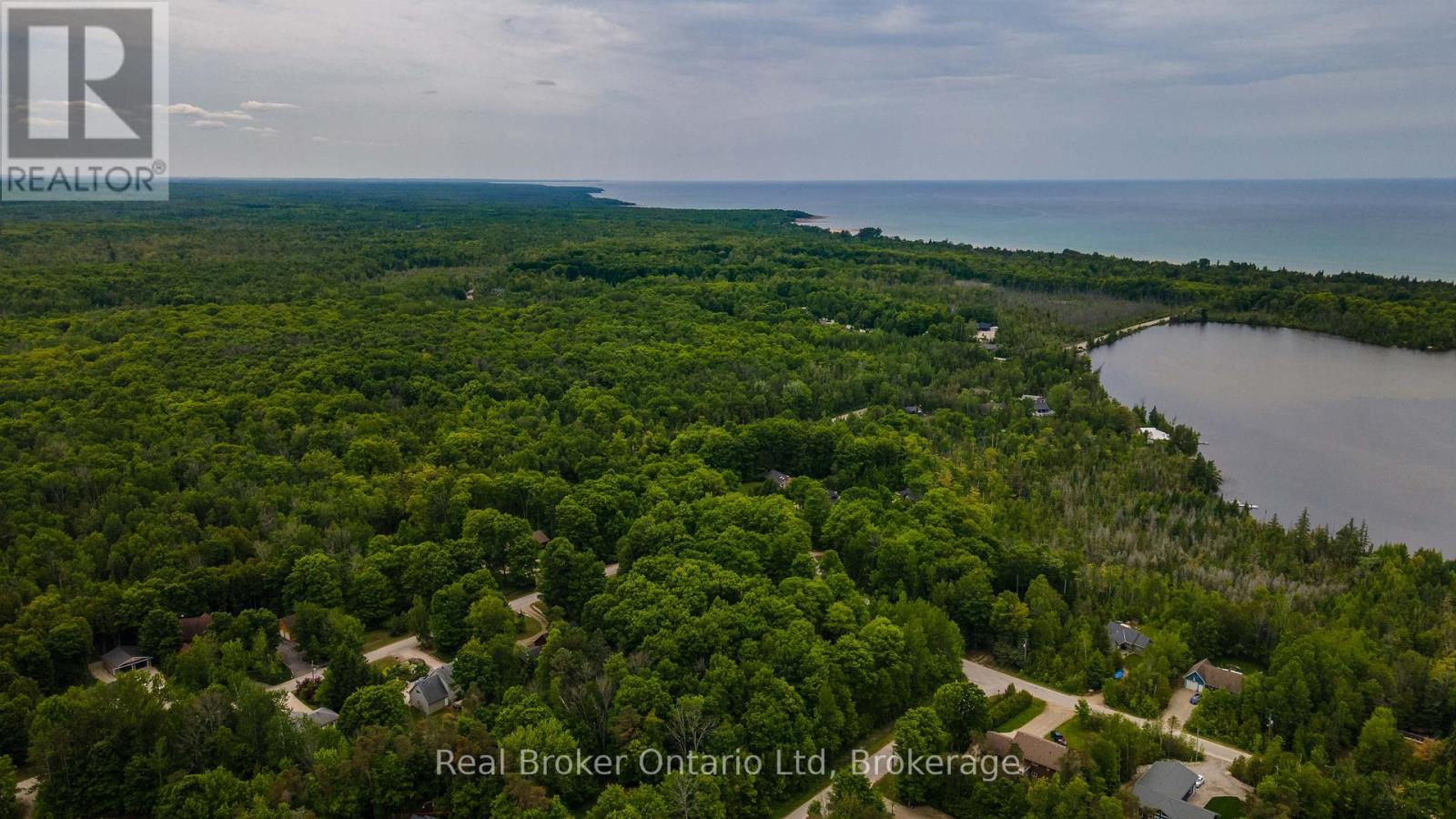 19 Sandy Pines Trail E, South Bruce Peninsula, Ontario  N0H 2G0 - Photo 33 - X12243697