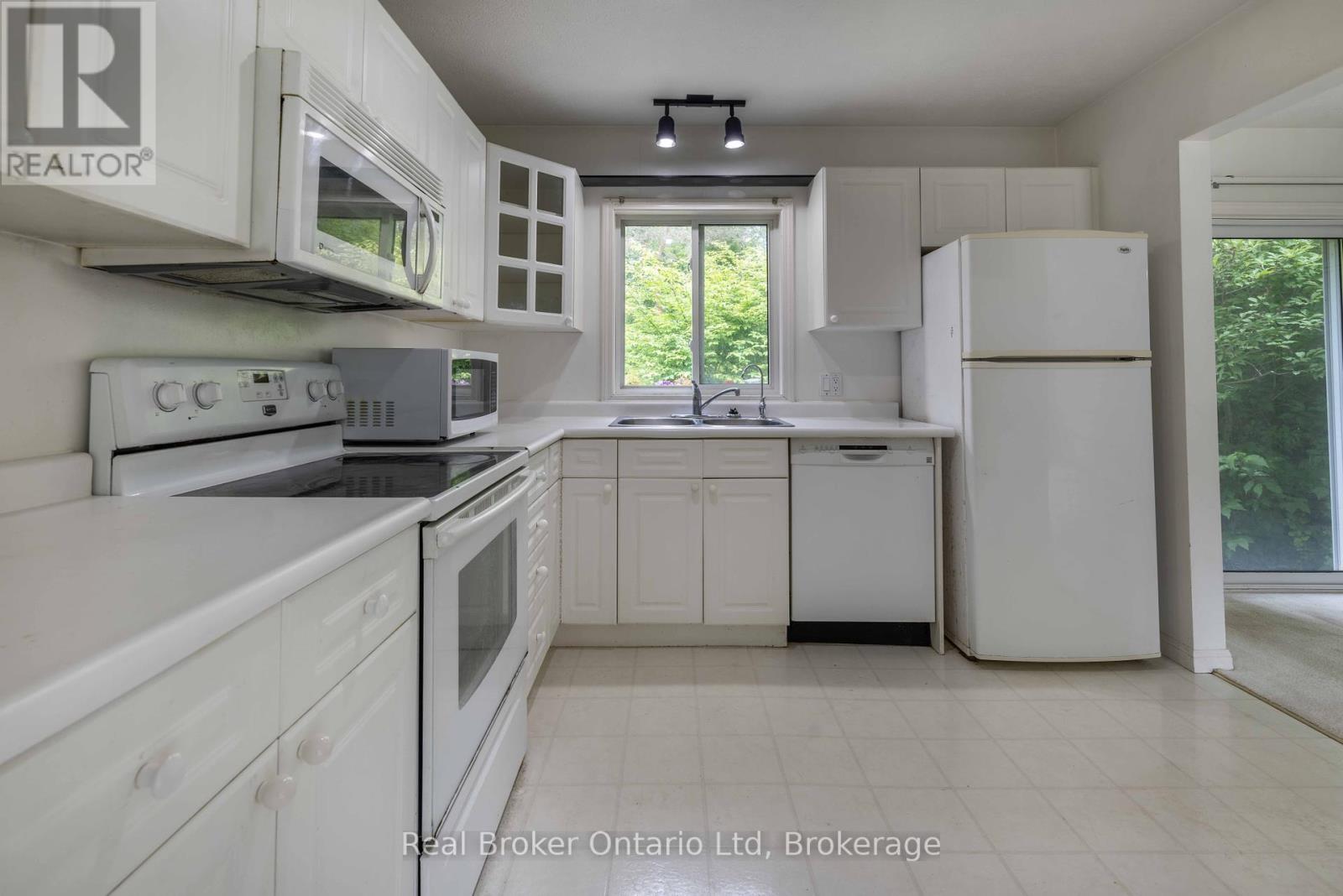 19 Sandy Pines Trail E, South Bruce Peninsula, Ontario  N0H 2G0 - Photo 8 - X12243697