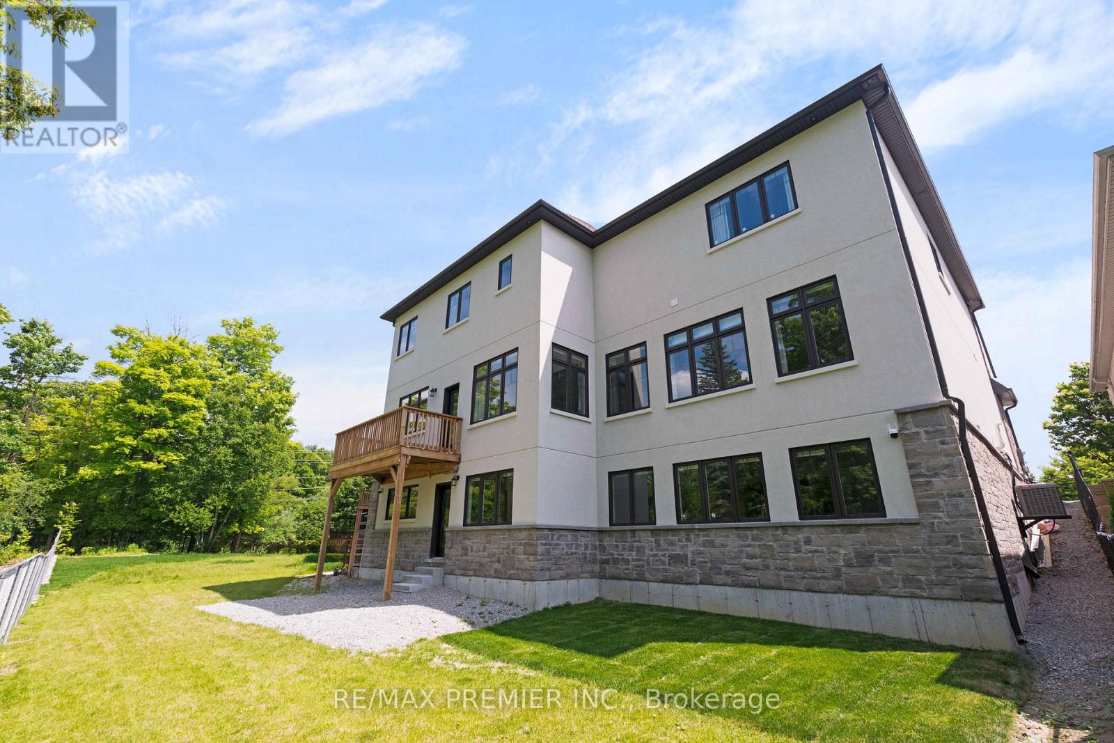24 Francesca Court, Vaughan, Ontario  L4L 9L2 - Photo 43 - N12316315