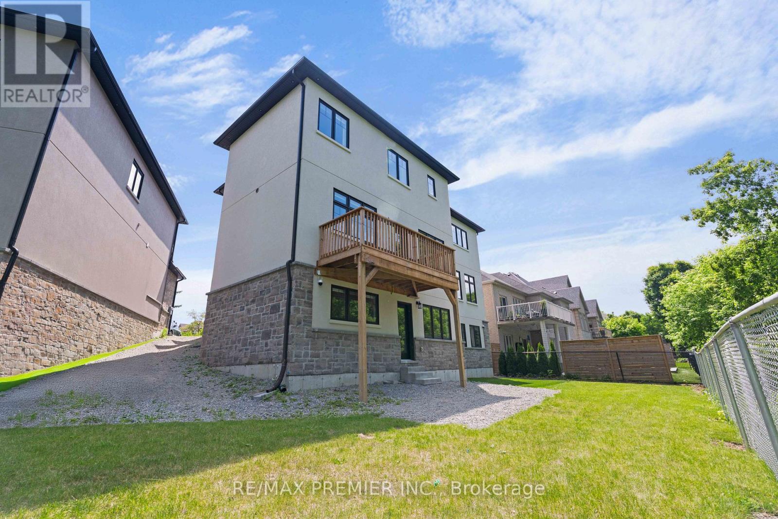 24 Francesca Court, Vaughan, Ontario  L4L 9L2 - Photo 44 - N12316315