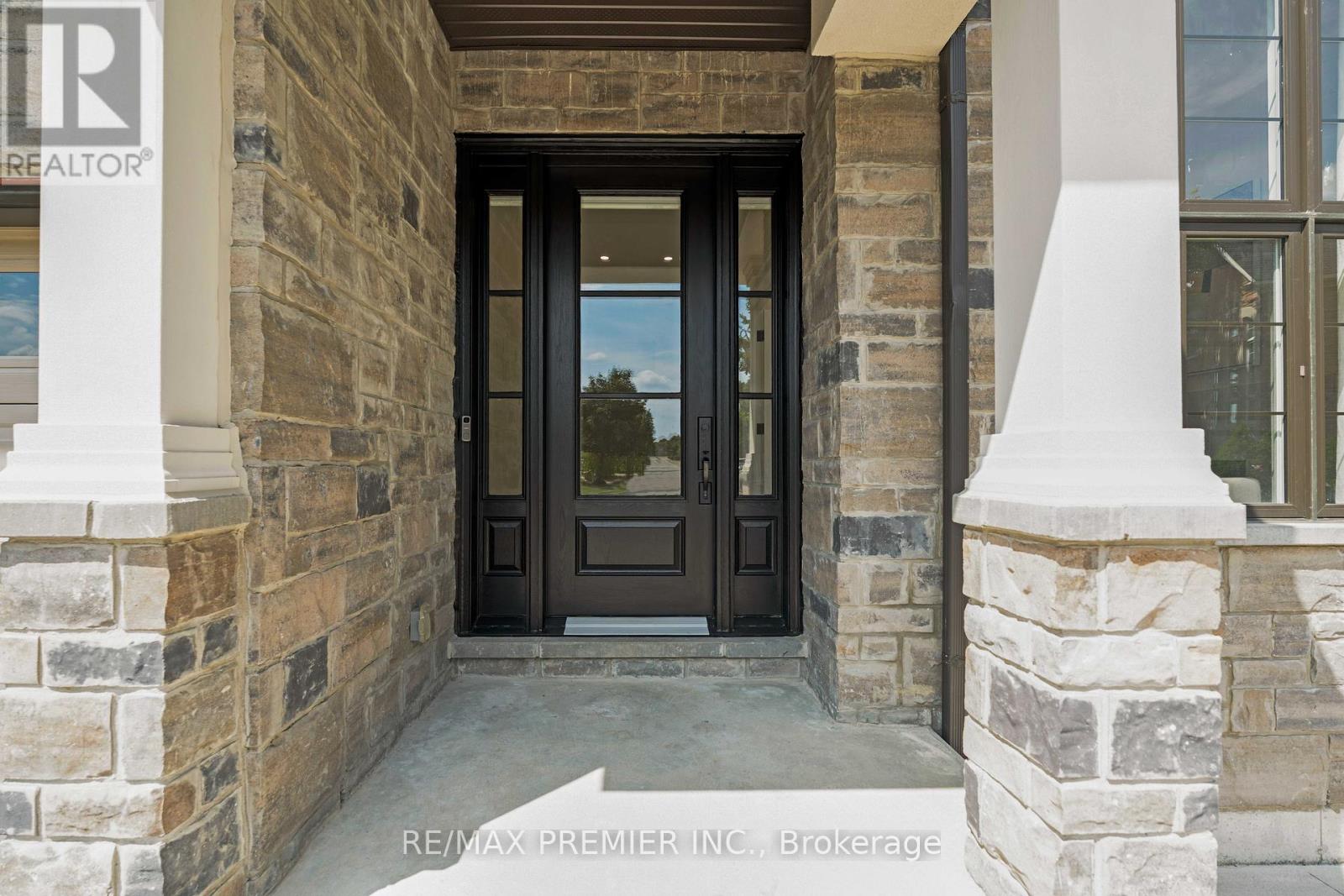 Property at 24 FRANCESCA COURT image 4