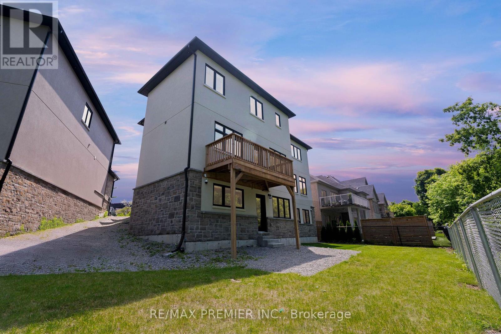 24 Francesca Court, Vaughan, Ontario  L4L 9L2 - Photo 46 - N12316315